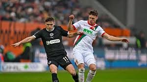 全国残特奥会——苏炳添为田径男子跳远T13级获奖选手颁奖